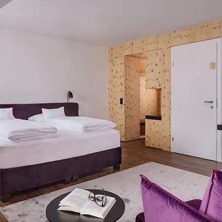 Hotel Central 4*