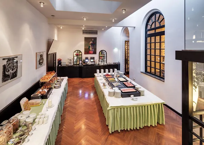 Hotel Central Hotel 4*