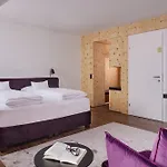 سنترال 4*