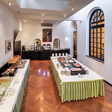 Hotel Central Отель 4*