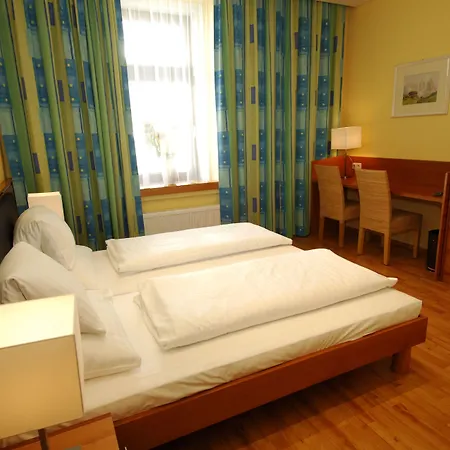 Отель Hotel Central Инсбрук