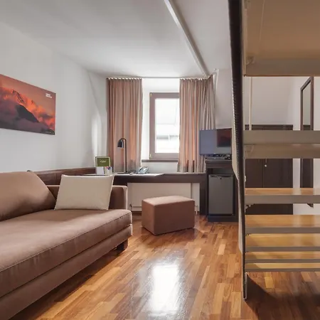 Отель Hotel Central 4*